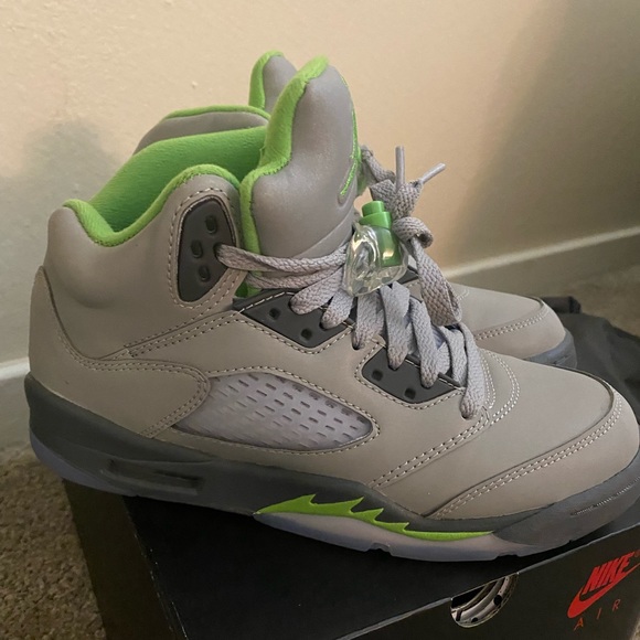 Air Jordan gray /silver reflective material size 4.5 - Picture 7 of 11